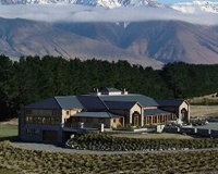 TERRACE DOWNS VILLA